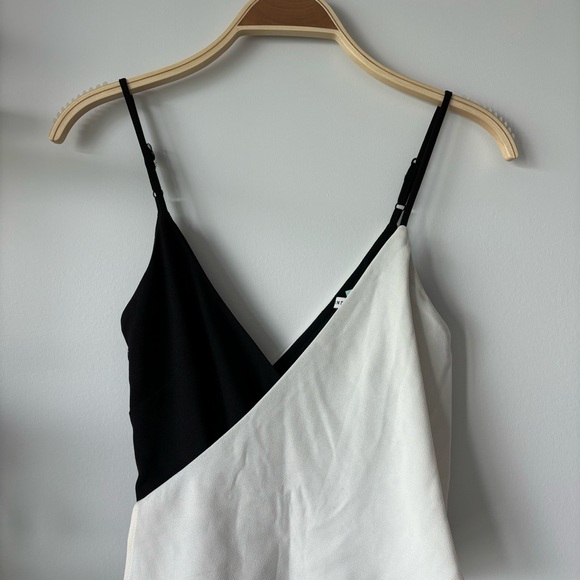 ♻️ Finders Keepers Midi Dress - Picture 3 of 9